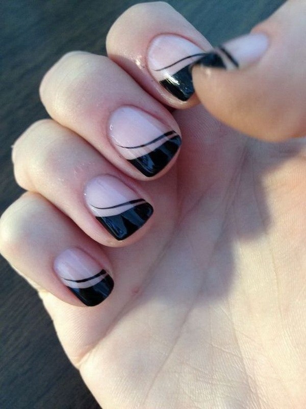  Simple black nail design 