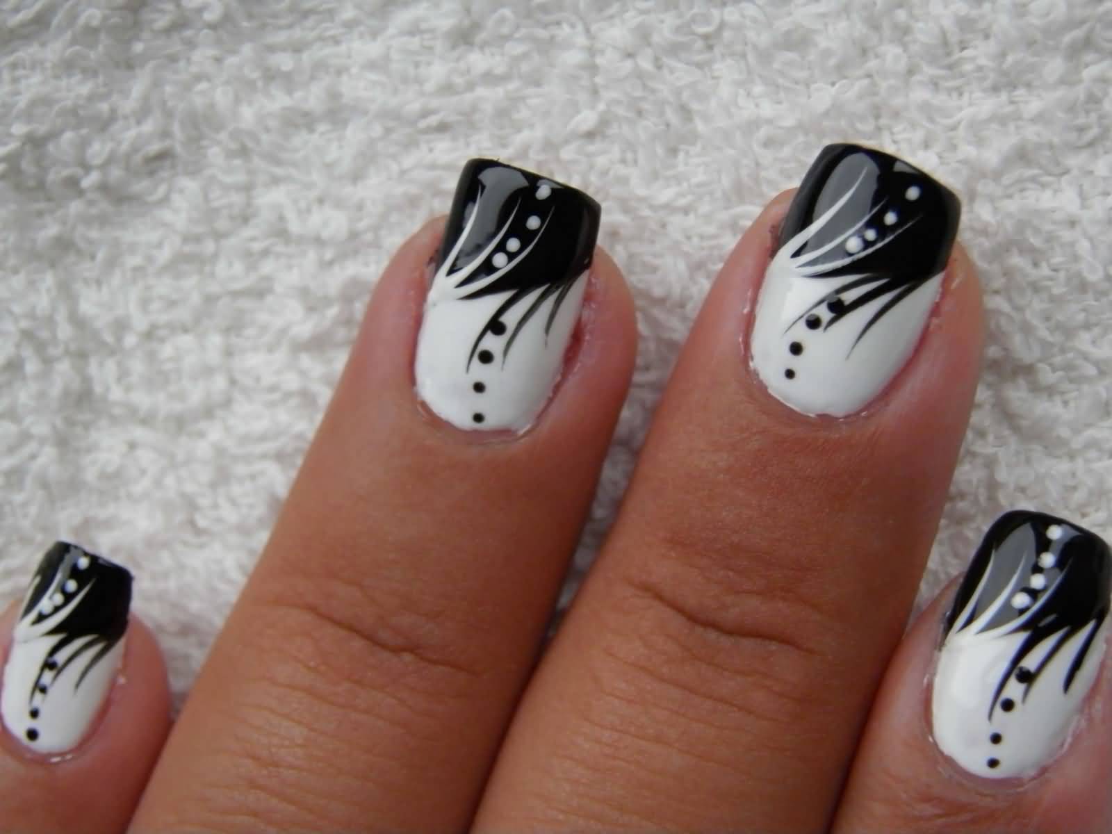 nail Yin-Yang Effect for women