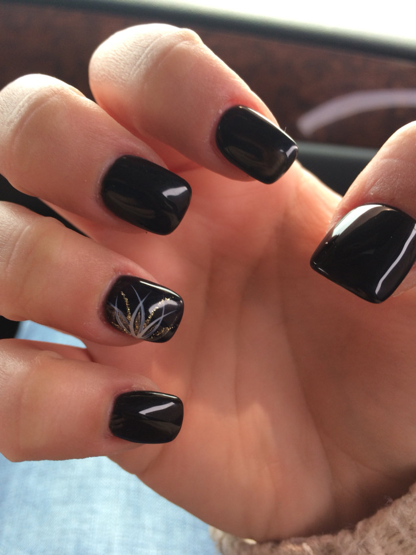 Exquisite Black Nail Designs: A Fashion Statement