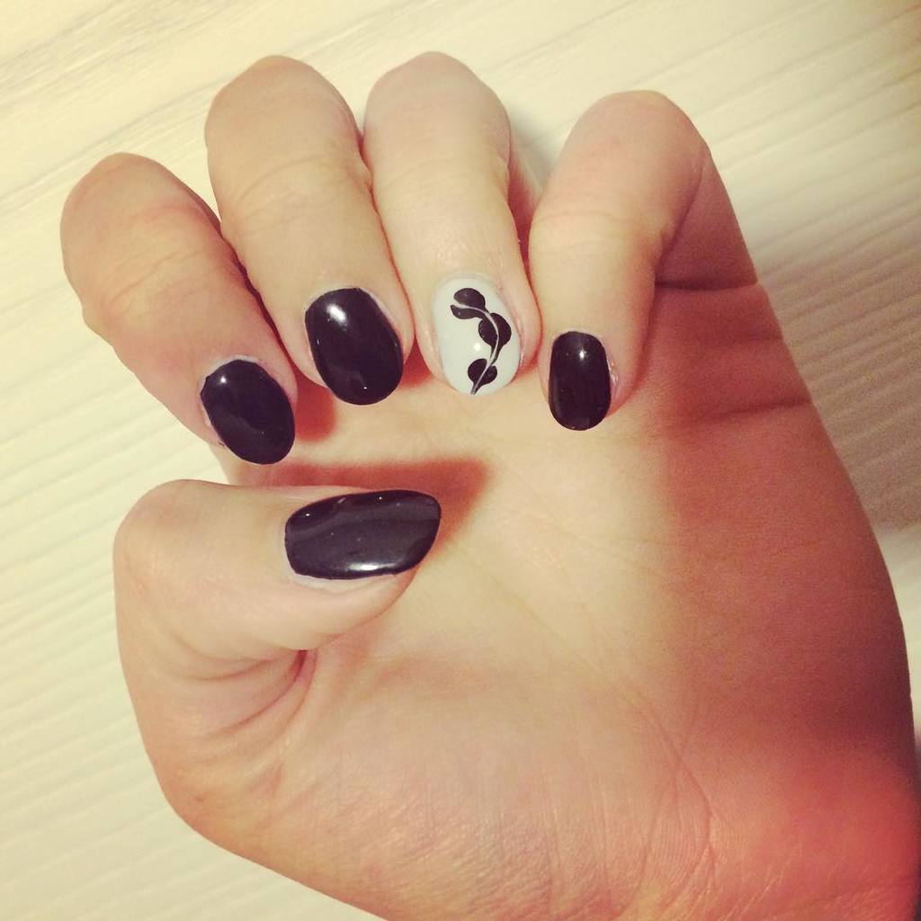 50 Boldest Black Nail Designs to Stand Out of The Crowd