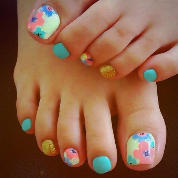 More Flower Toe Nail Design