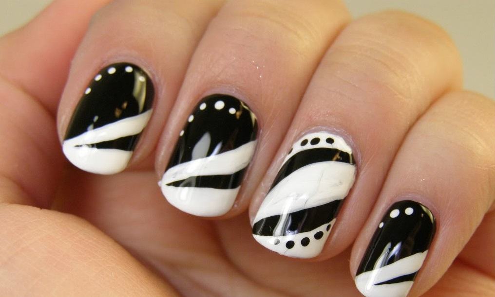 60 Breathtaking Black & White Nail Designs for Glamour Girls