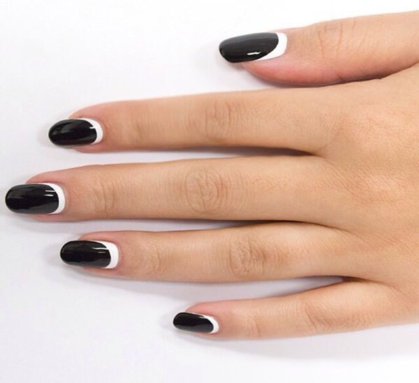 Little Black n white design nail 