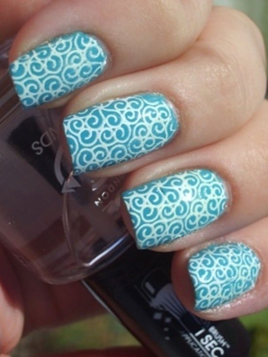 Swirly Pattern nail design