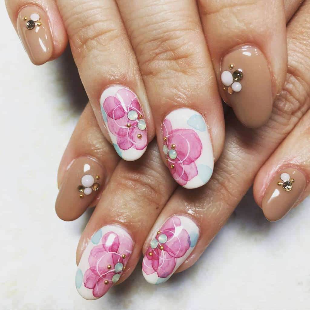 50 Flower Nail Designs You Can Totally Pull Off in 2021