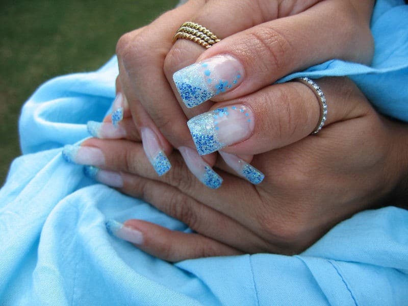 nice Frozen look nail design for girl 