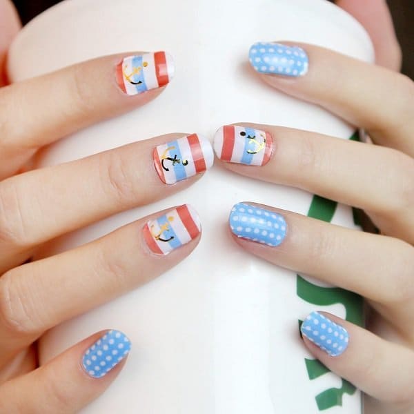 Polka Dot and Minnie mouse nail design 4