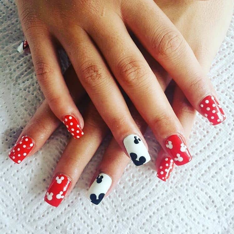 Polka Dot and Minnie mouse nail design 9