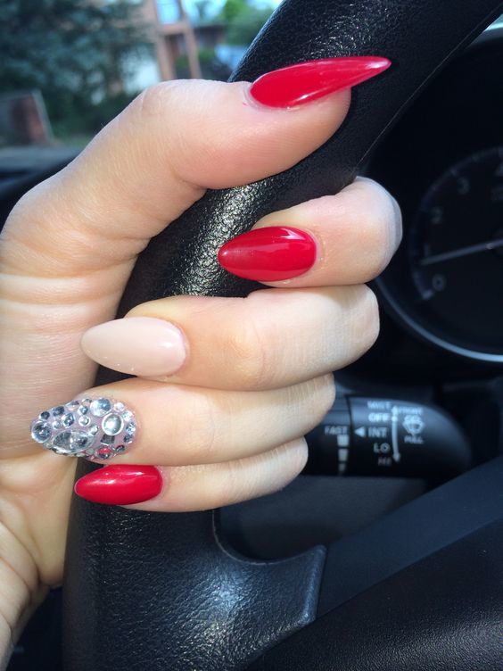 red nail designs