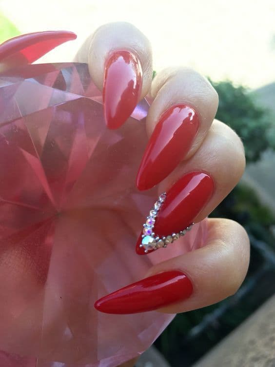 Stiletto Red nail