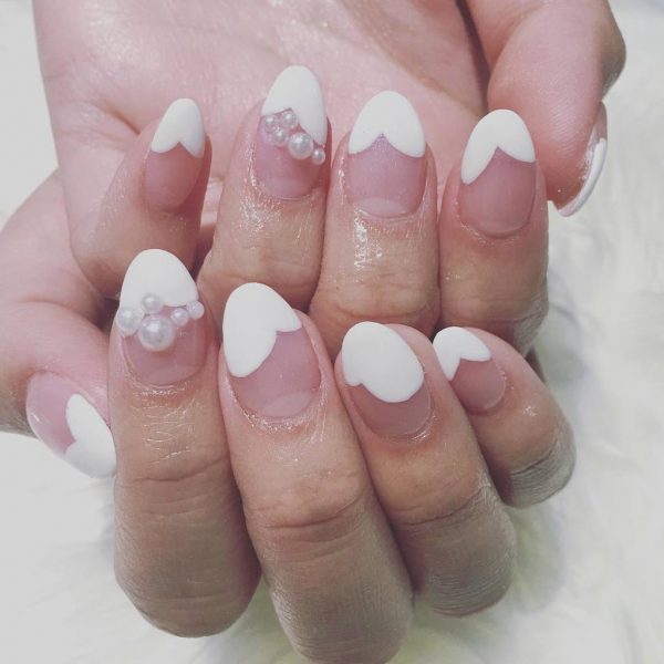 White nail Vanilla Ice cream effect 