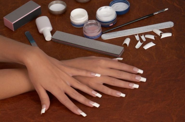 How to Remove Acrylic Nails Without Causing Any Damage