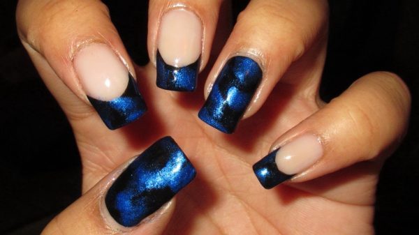 navy blue and black nails