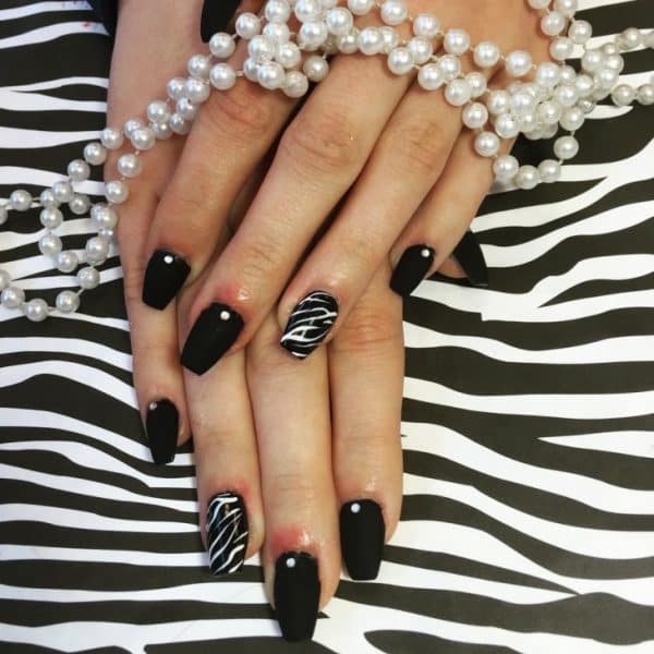 feather & zebra nail designs 19