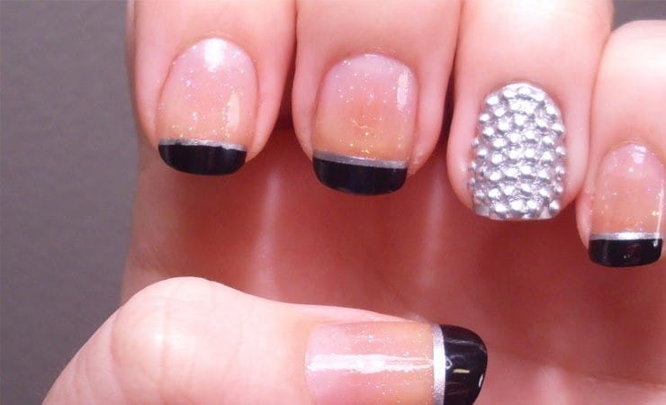 women French Black nail 