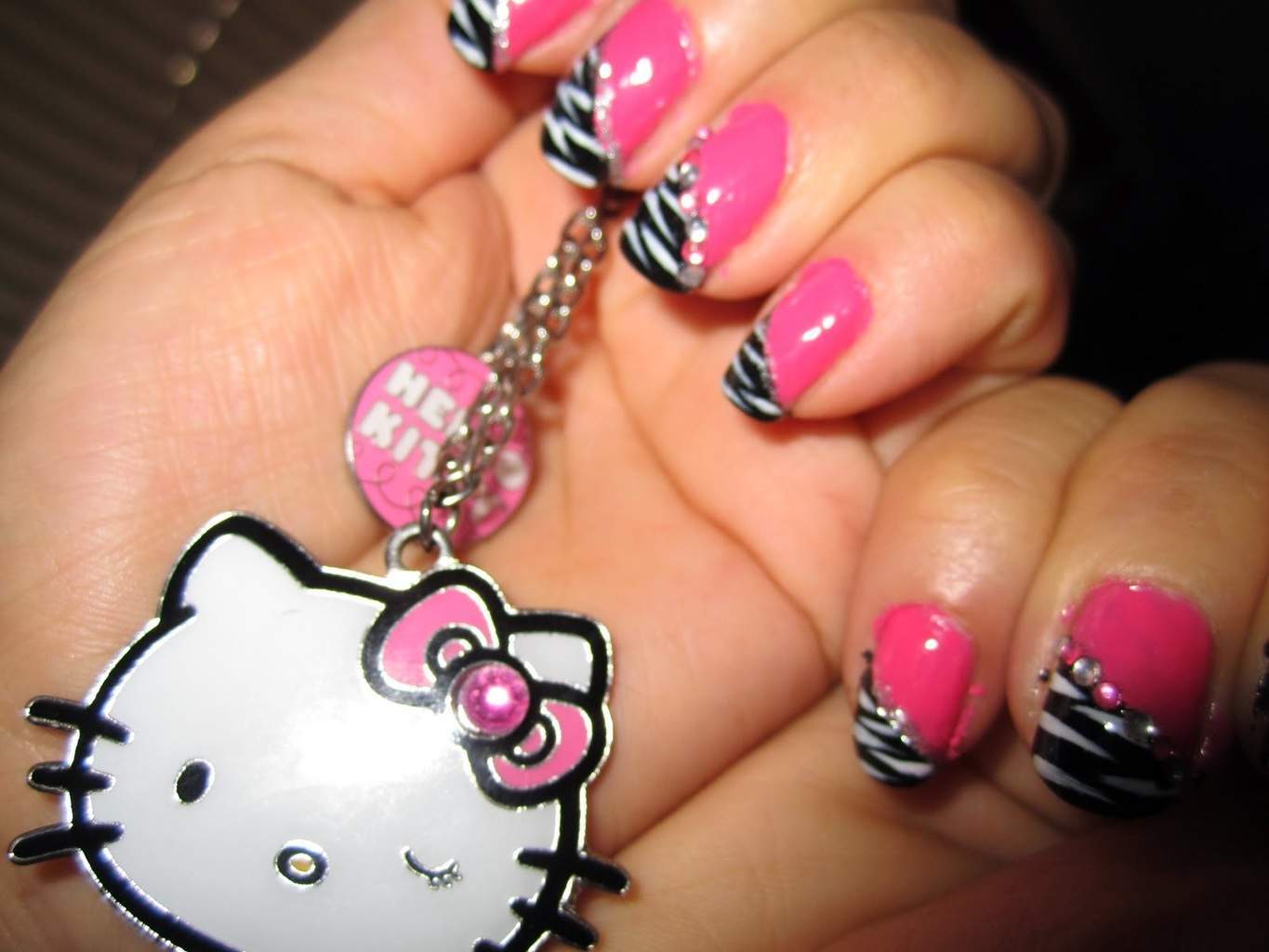 hello kitty & Claw nail designs 7