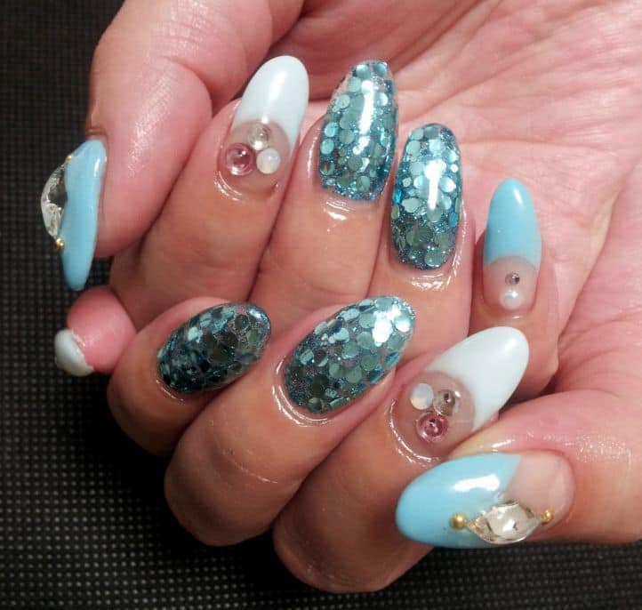 nail designs with rhinestones 13