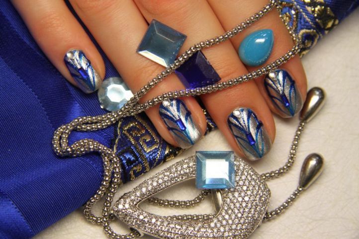 nail designs with rhinestones 14