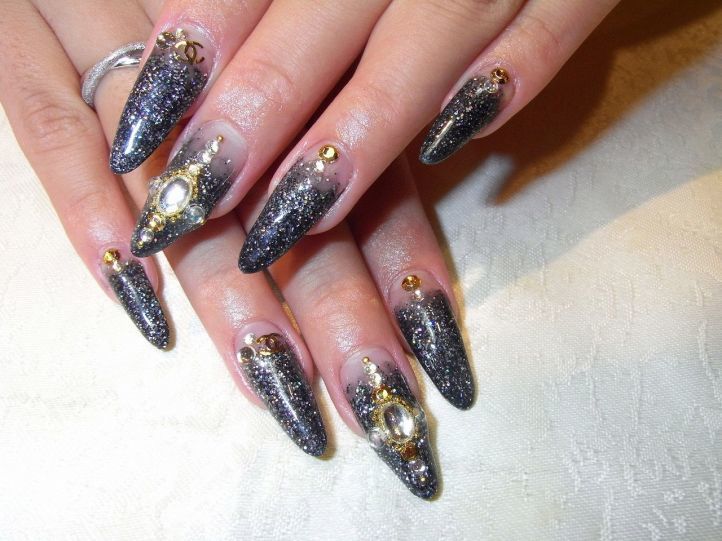 nail designs with rhinestones 8