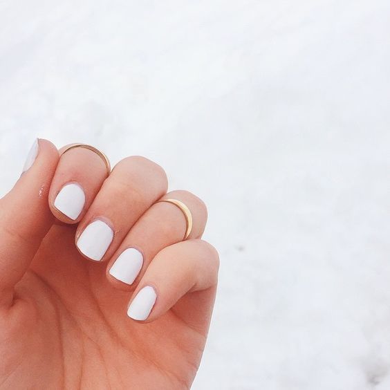 White Simple Look easy nail 