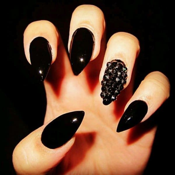 Rock' n Black stiletto nail for girl 