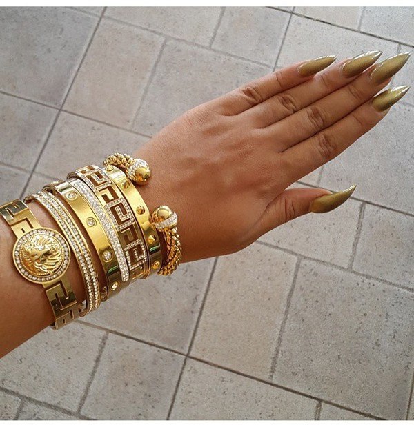  Dijon-Gold stiletto nail idea