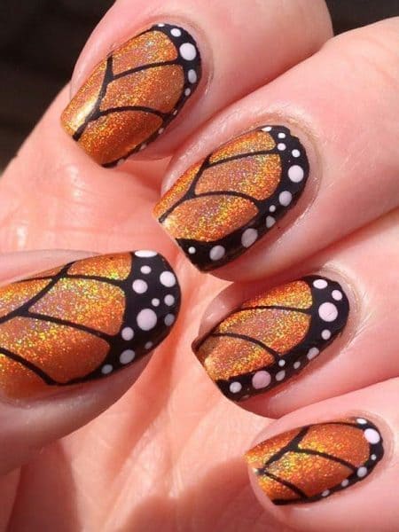 zoom in butterfly nails