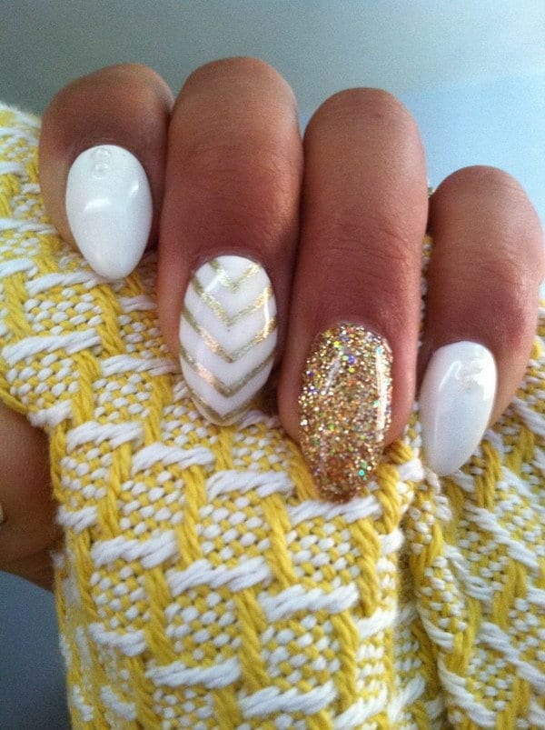 12 Alluring White Plus Gold Nail Designs