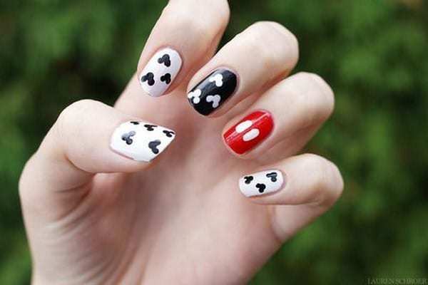 5 Adorable Mickey Mouse Nail Designs