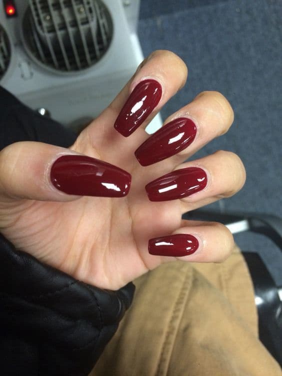 dark burgundy nails