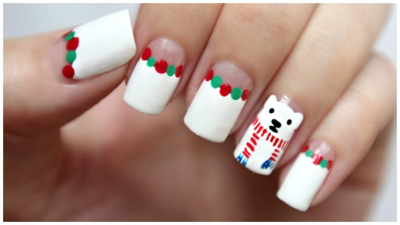 Christmas Bear animal print nail design 