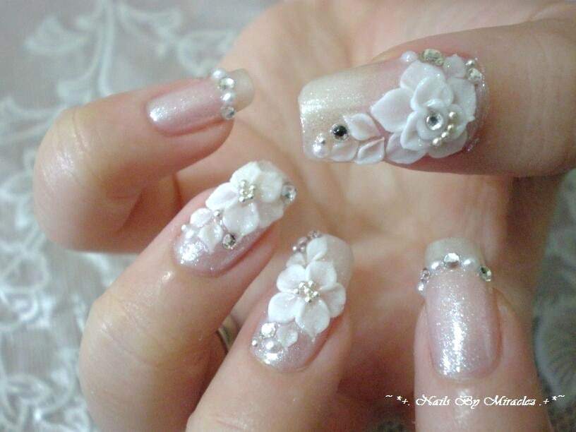 Floral bridal nails