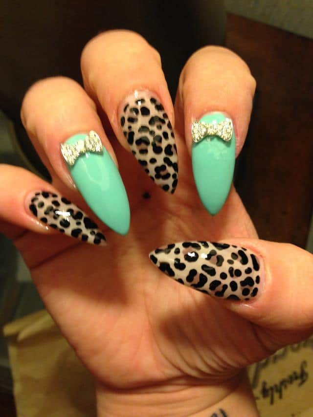 Spicy Tiffany blue nail design