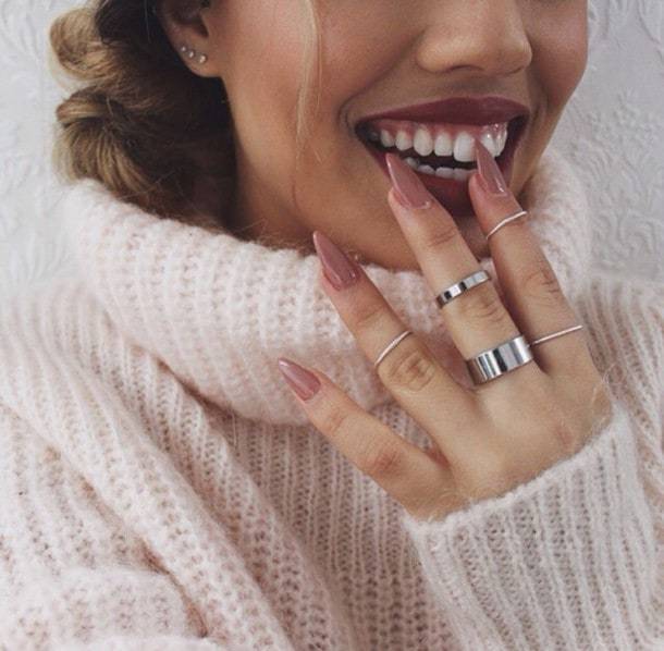  Chic Beige Nail 