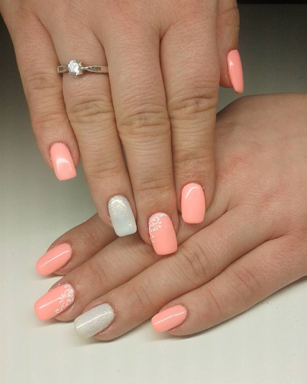 Nails Color Peach