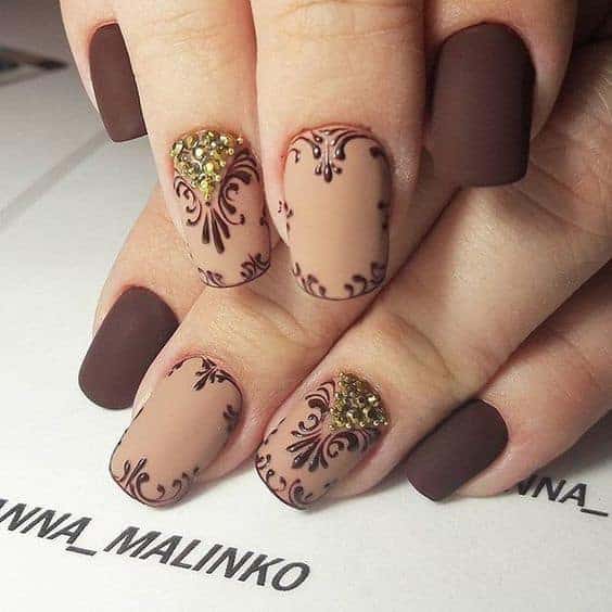 beige nails