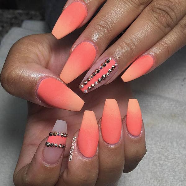 35 Hot Peach Nail Designs for A Trendy Look in 2021