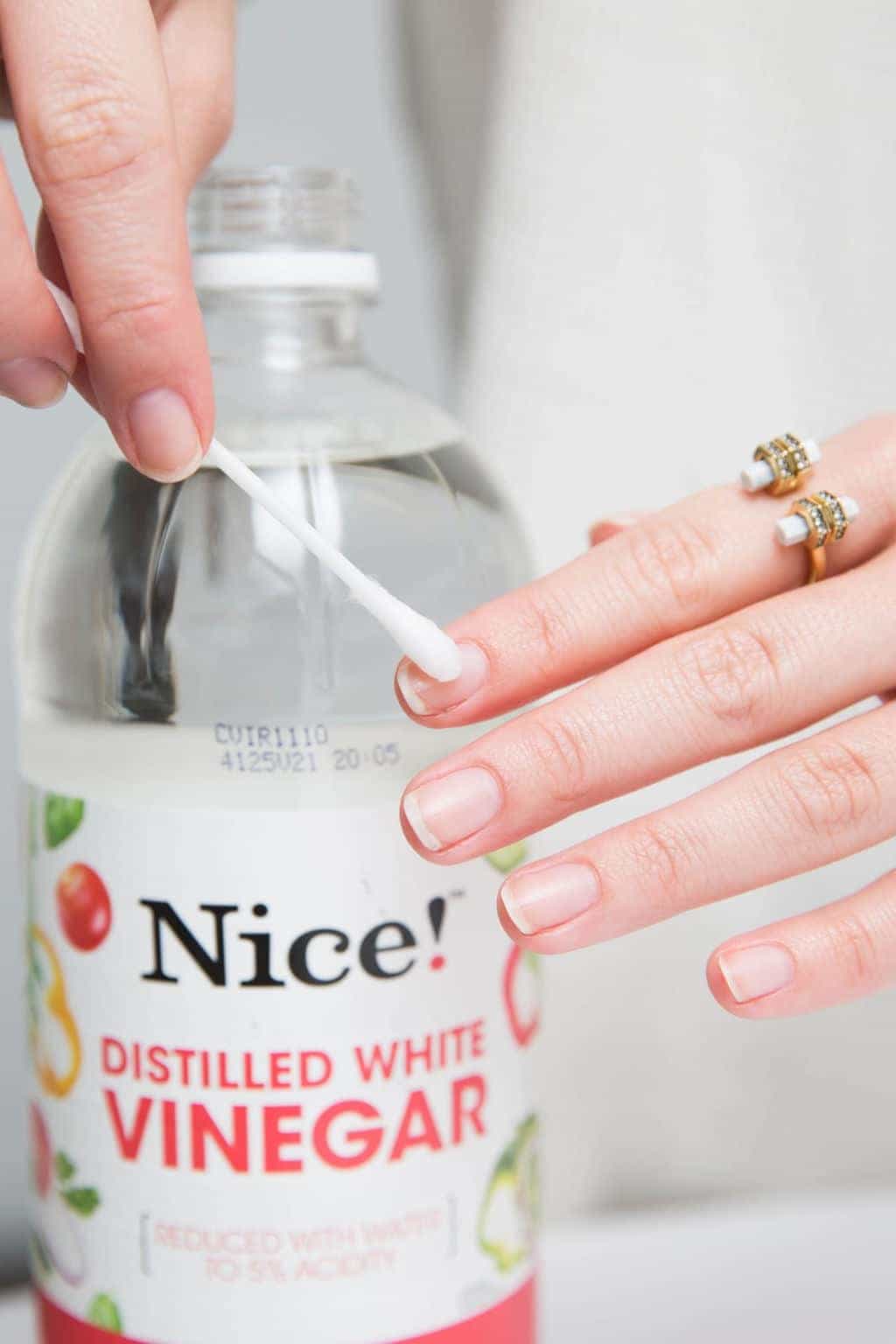 Apply Vinegar on Nails