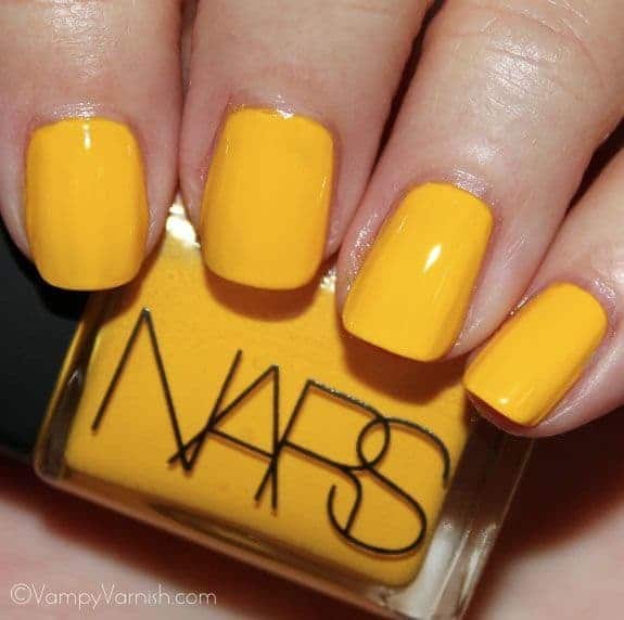 yellow nail idea