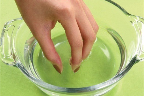 Soaking Nails In Acetone