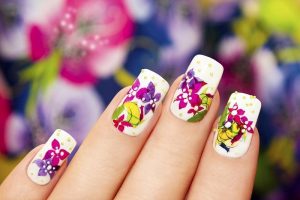 Acrylic Nails for Beginners: A 6-Step Application Guide