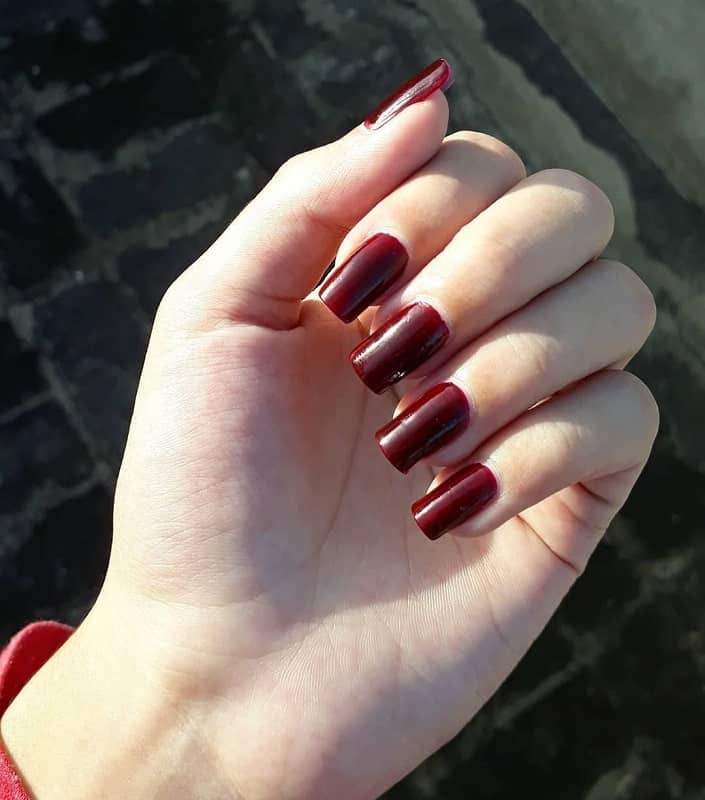 maroon nail color for fall season