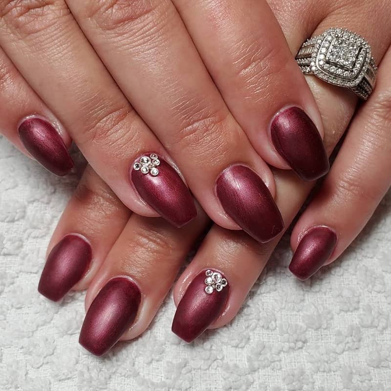 maroon gel nails