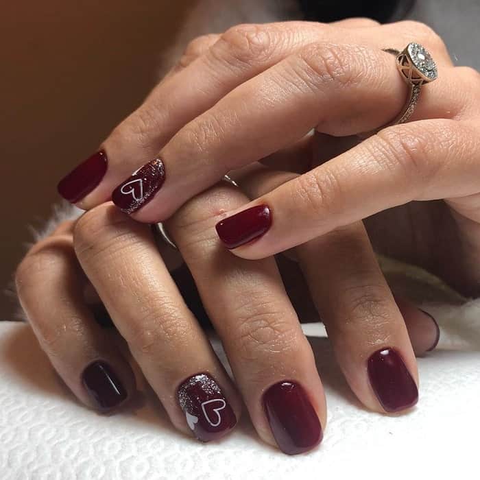 maroon short acrylic nails 