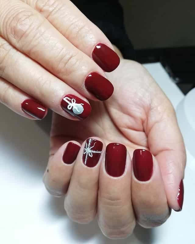 maroon gel nail ideas