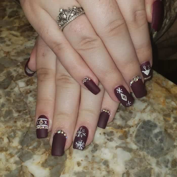 maroon acrylic nails