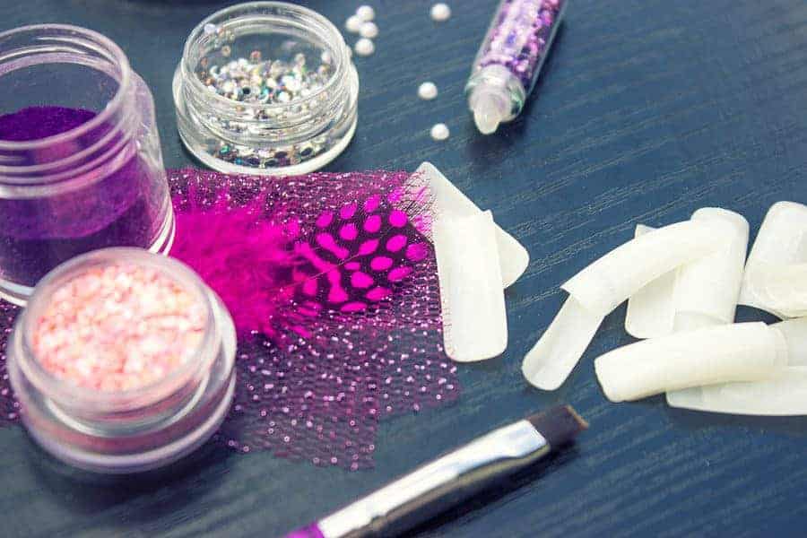 DIY Nail Glue: How to Make in 4 Simple Steps
