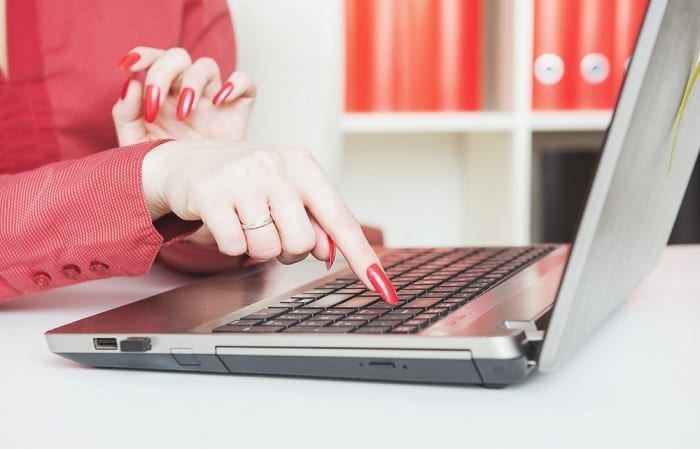 typing with long nails