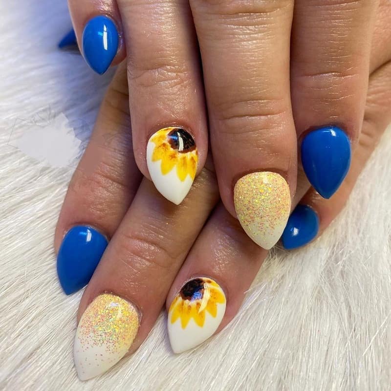 cute short stiletto nails