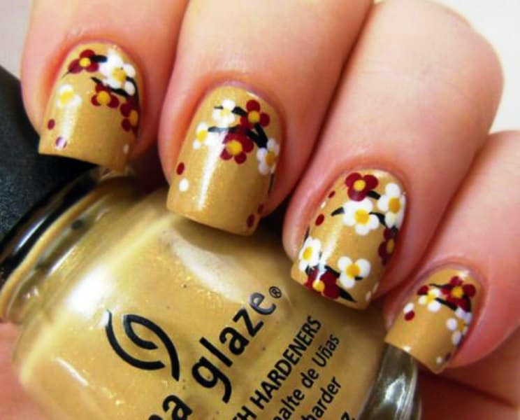  Golden Cherry Blossom nail design 